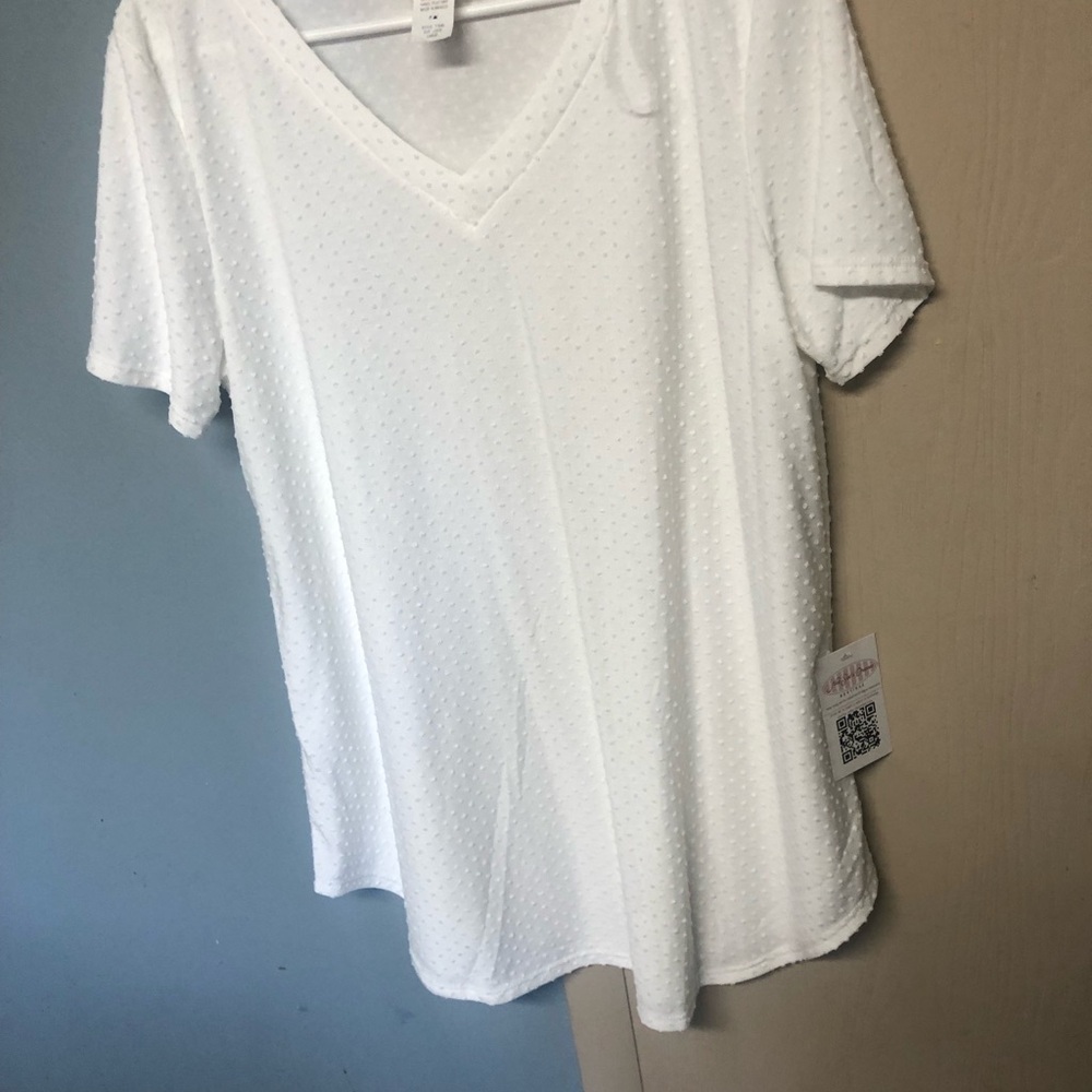 White Fitted V-Neck Short Sleeve Tee